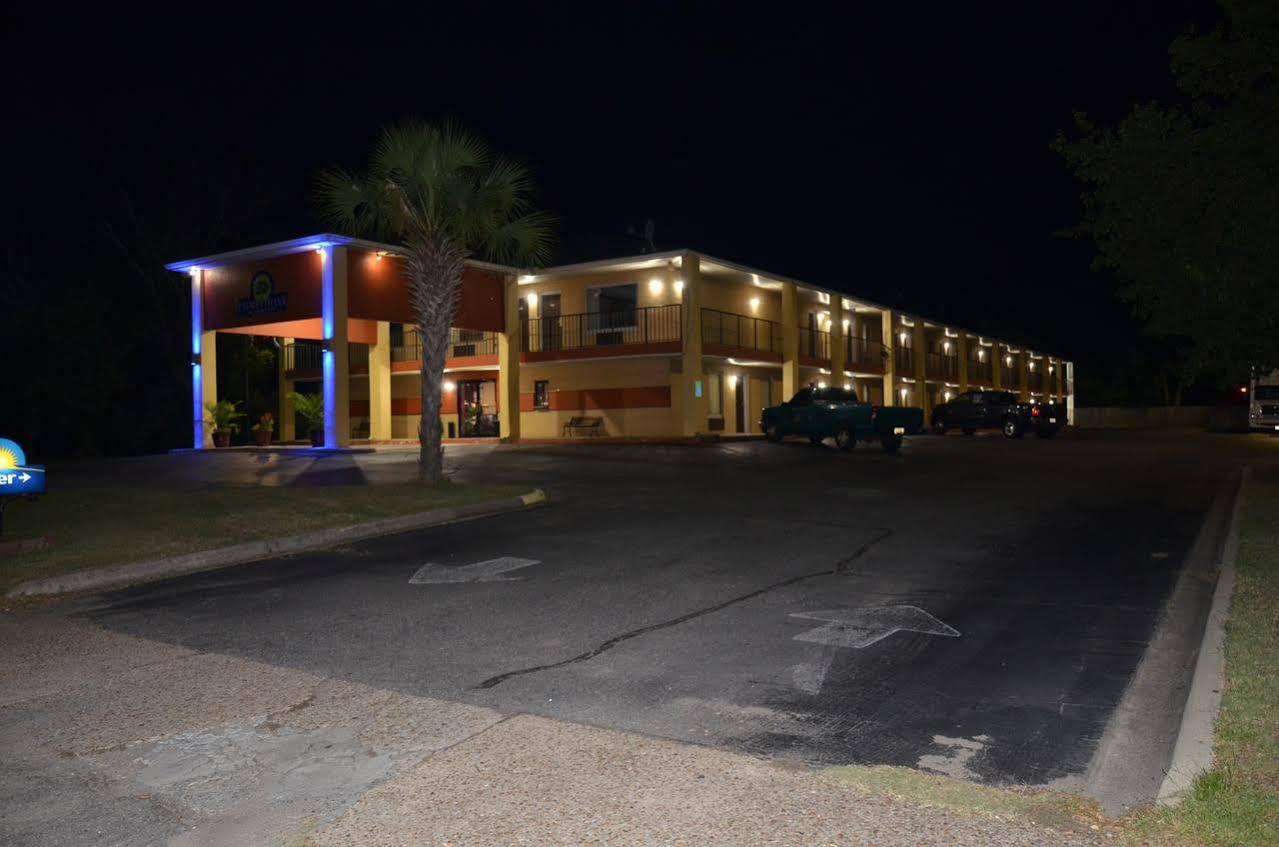Days Inn Cheraw Exterior foto